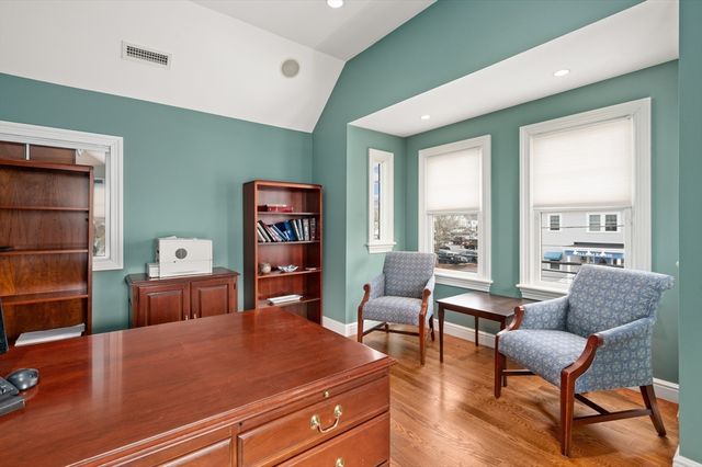 13 Bartlet St, Andover, MA 01810