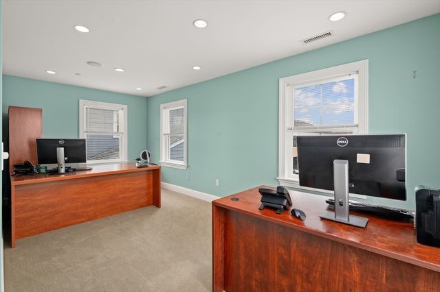 13 Bartlet St, Andover, MA 01810