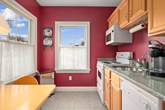 13 Bartlet St, Andover, MA 01810