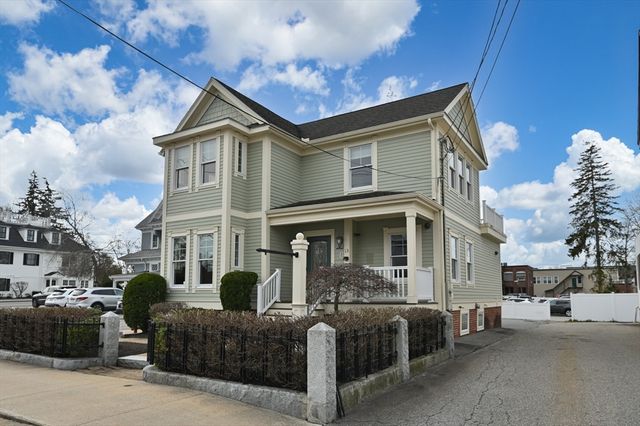 13 Bartlet St, Andover, MA 01810