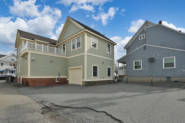 13 Bartlet St, Andover, MA 01810