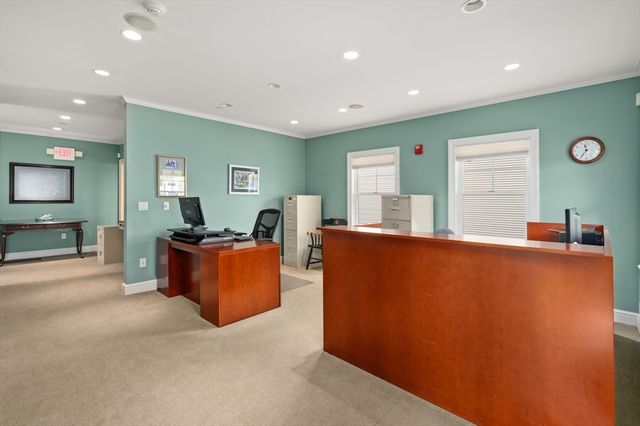 13 Bartlet St, Andover, MA 01810