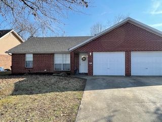 802 E Kara, Rogers, AR 72758