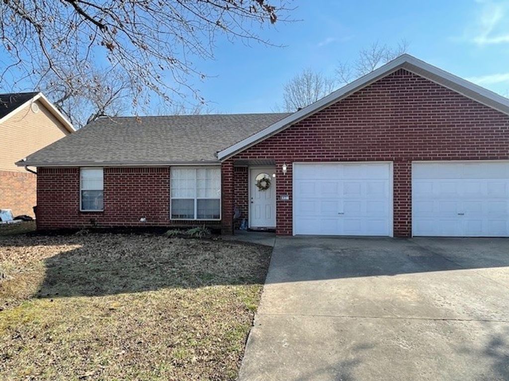 802 E Kara, Rogers, AR 72758