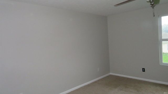 386 W 300 NORTH Road, Kokomo, IN 46901