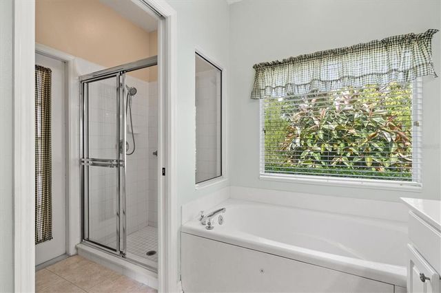 8412 WHISPERING WOODS COURT, Lakewood Ranch, FL 34202