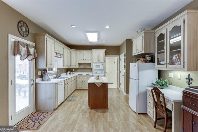 1990 Blackhawk Trail, Lawrenceville, GA 30043