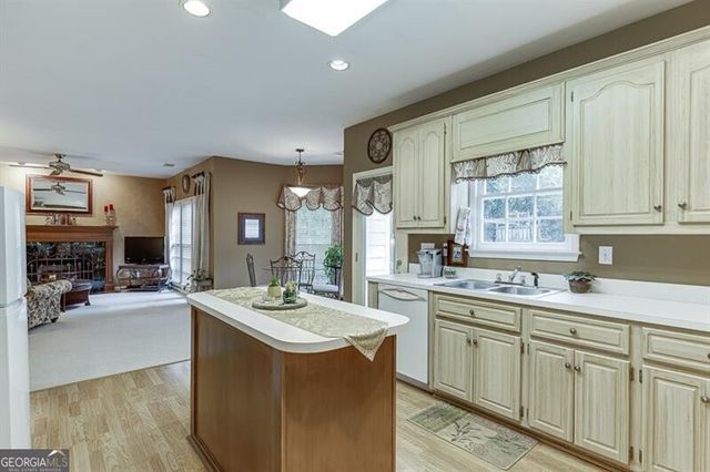 1990 Blackhawk Trail, Lawrenceville, GA 30043