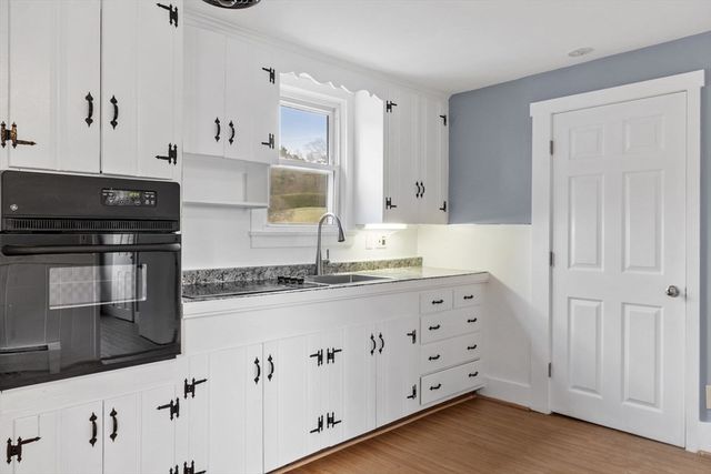 22 Old Turnpike Rd, Northfield, MA 01360