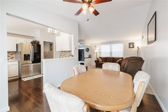 5722 Dalton Drive, Farmington, NY 14425