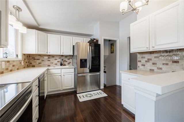 5722 Dalton Drive, Farmington, NY 14425