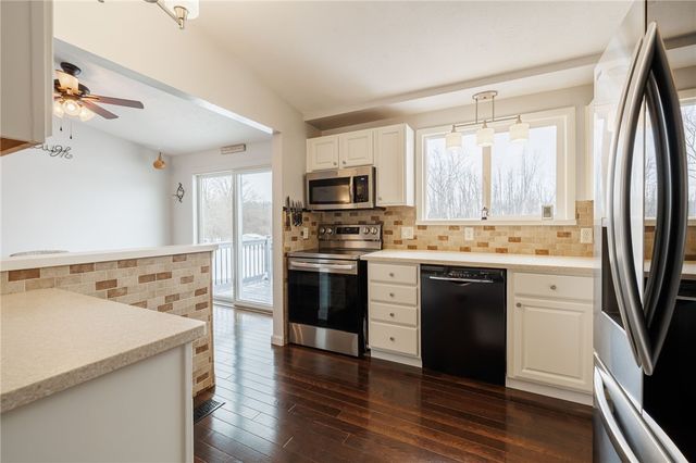 5722 Dalton Drive, Farmington, NY 14425