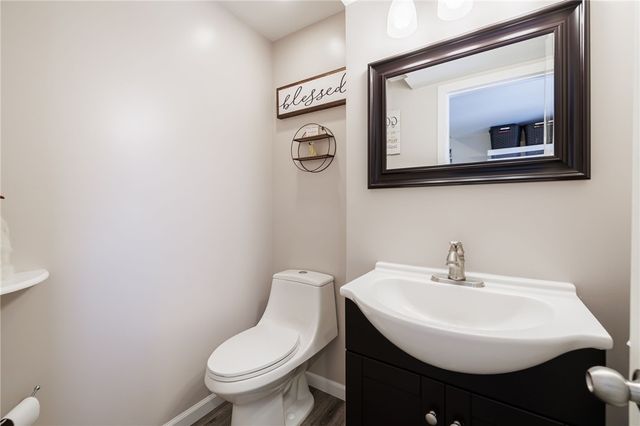 5722 Dalton Drive, Farmington, NY 14425