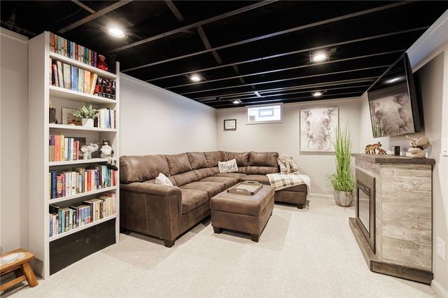 5722 Dalton Drive, Farmington, NY 14425