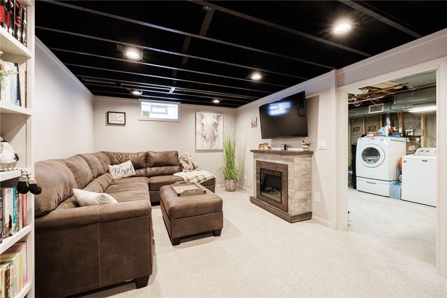 5722 Dalton Drive, Farmington, NY 14425