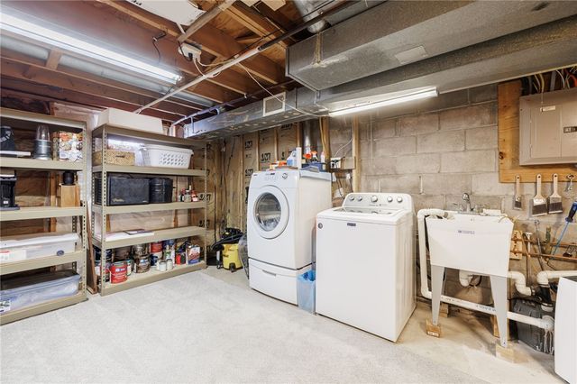 5722 Dalton Drive, Farmington, NY 14425