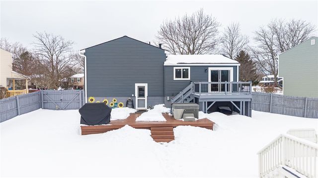 5722 Dalton Drive, Farmington, NY 14425