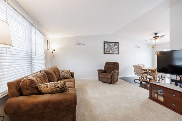 5722 Dalton Drive, Farmington, NY 14425