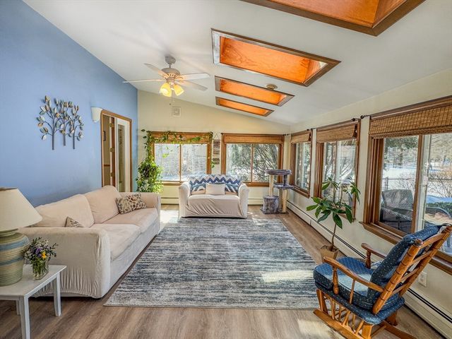 714 Colrain Rd, Greenfield, MA 01301