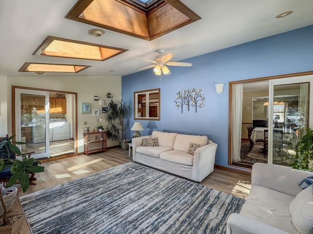 714 Colrain Rd, Greenfield, MA 01301