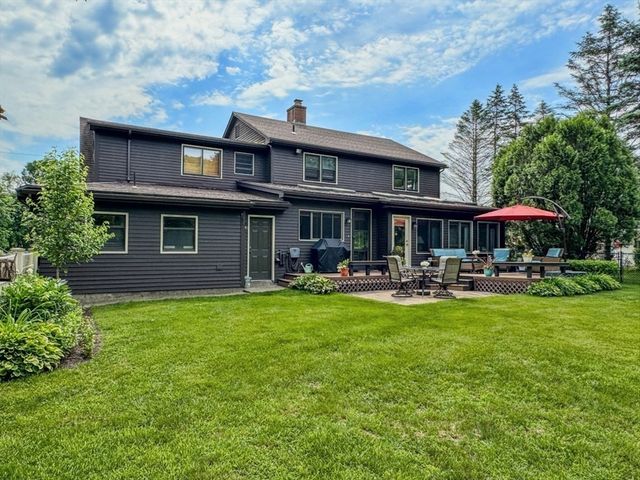 714 Colrain Rd, Greenfield, MA 01301