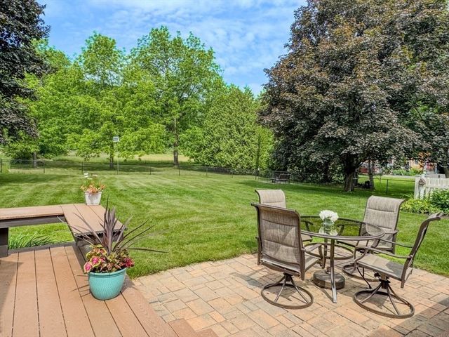 714 Colrain Rd, Greenfield, MA 01301