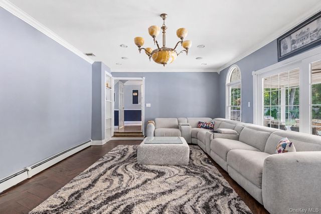 1 Whispering Court, Dix Hills, NY 11746