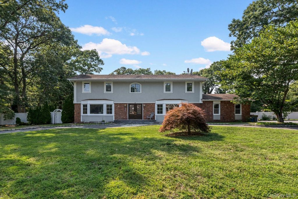 1 Whispering Court, Dix Hills, NY 11746 — exterior