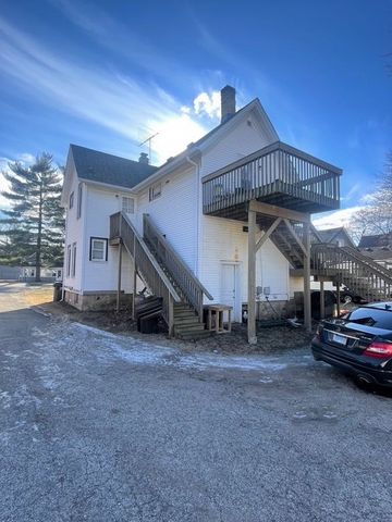 132 S Mchenry Avenue, Crystal Lake, IL 60014