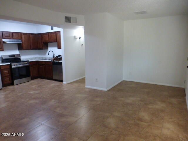 1539 W HUNTINGTON Drive, Tempe, AZ 85282