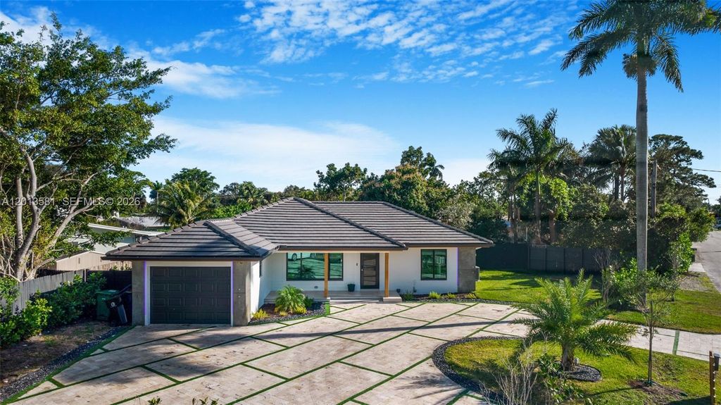 2406 Gulfstream Lane, Fort Lauderdale, FL 33312