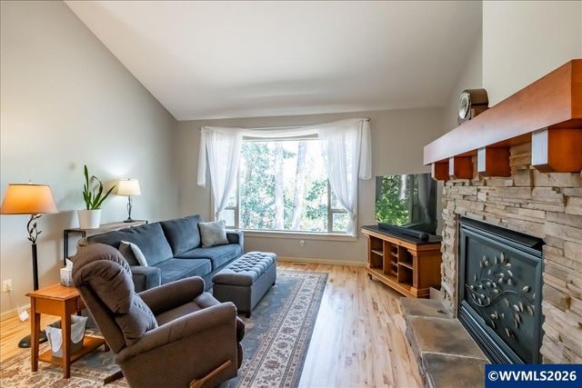 1292 Barnabas St NW, Salem, OR 97304