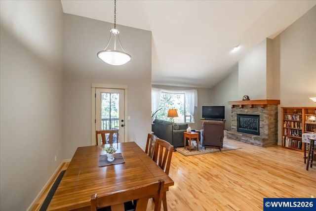 1292 Barnabas St NW, Salem, OR 97304