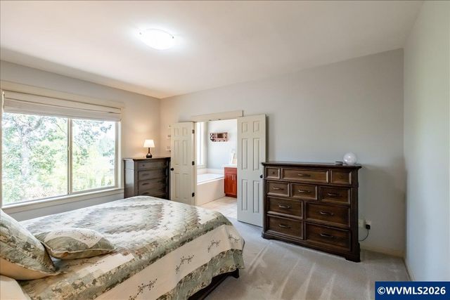 1292 Barnabas St NW, Salem, OR 97304