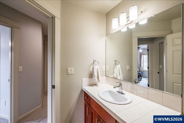 1292 Barnabas St NW, Salem, OR 97304