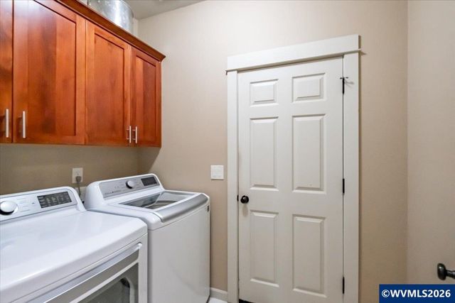 1292 Barnabas St NW, Salem, OR 97304