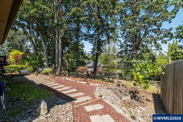 1292 Barnabas St NW, Salem, OR 97304
