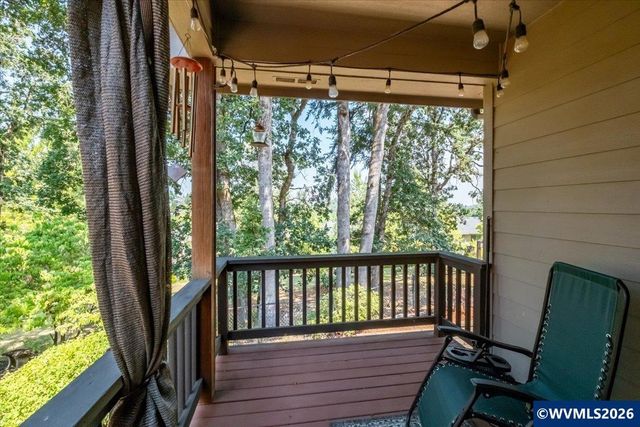 1292 Barnabas St NW, Salem, OR 97304