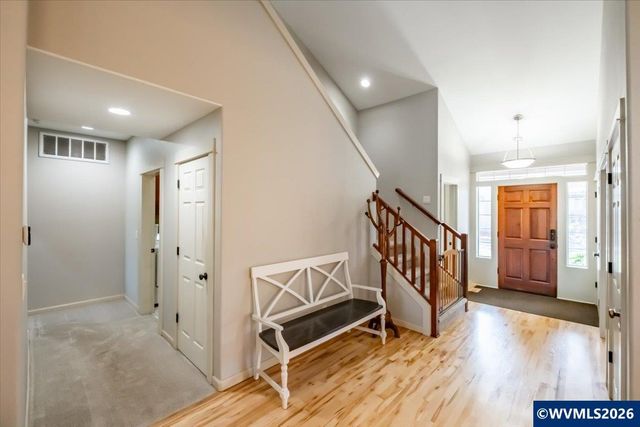 1292 Barnabas St NW, Salem, OR 97304