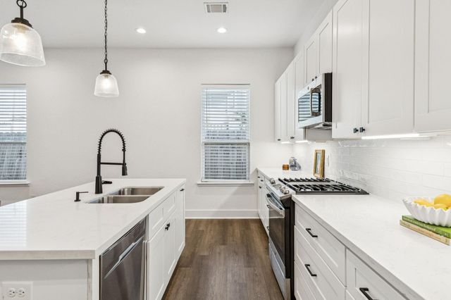 1230 Mcneil Street, Houston, TX 77009