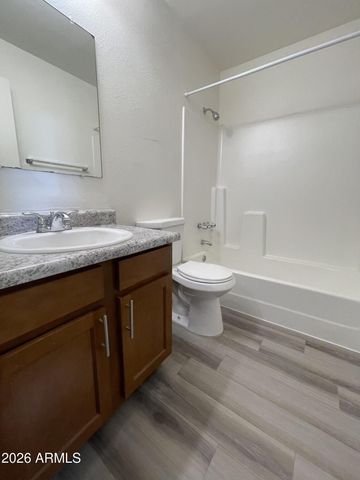 6527 N 67TH Avenue 103, Glendale, AZ 85301