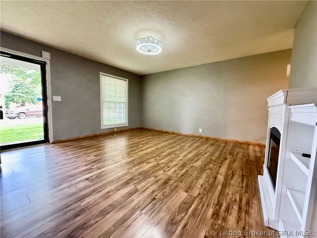 1103 Walford Drive, Jeffersonville, IN 47130