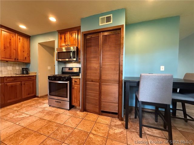 1103 Walford Drive, Jeffersonville, IN 47130
