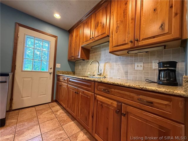1103 Walford Drive, Jeffersonville, IN 47130
