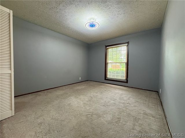 1103 Walford Drive, Jeffersonville, IN 47130