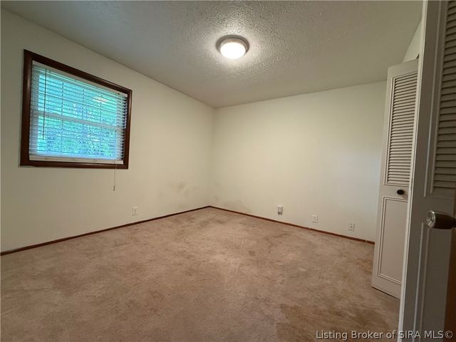 1103 Walford Drive, Jeffersonville, IN 47130