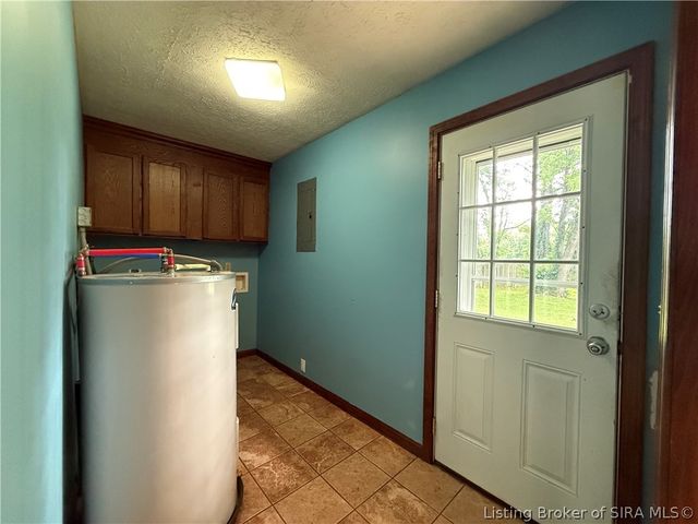 1103 Walford Drive, Jeffersonville, IN 47130