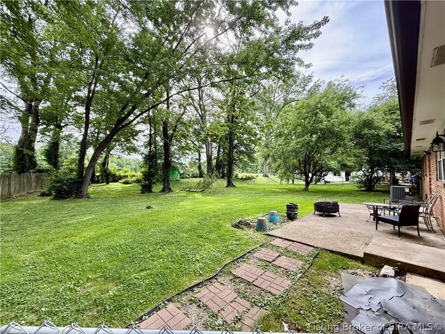 1103 Walford Drive, Jeffersonville, IN 47130