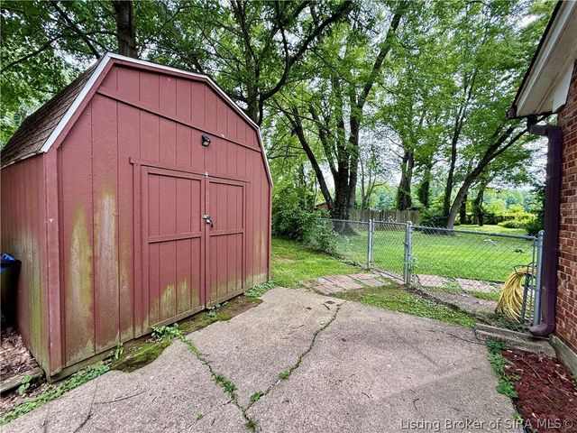 1103 Walford Drive, Jeffersonville, IN 47130