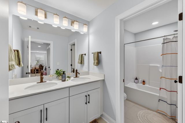 513 Lewes Avenue, Simpsonville, SC 29681